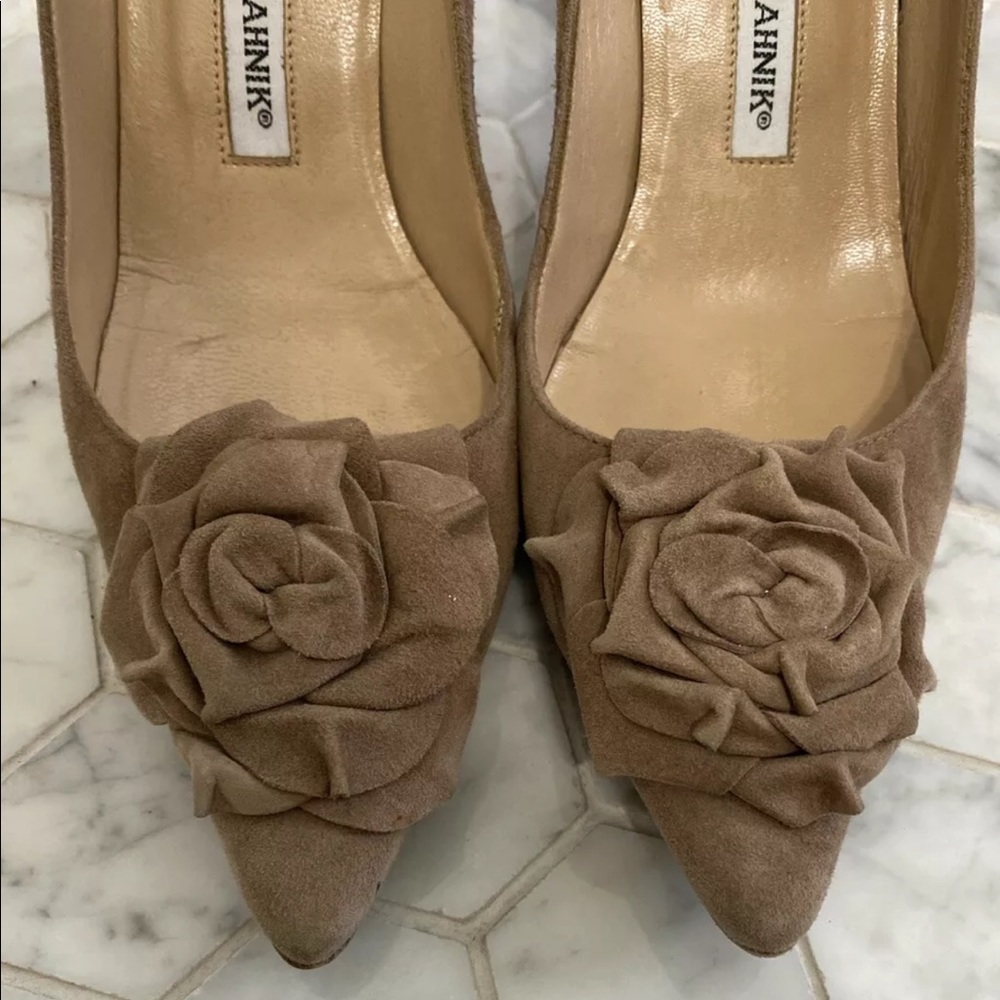Manolo Blahnik Kitten Heels U.S 6